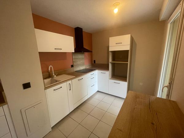 A vendre Appartement T3 rez-de-jardin Saint Perdon 2 chambres 2 places de parking climatisation piscine