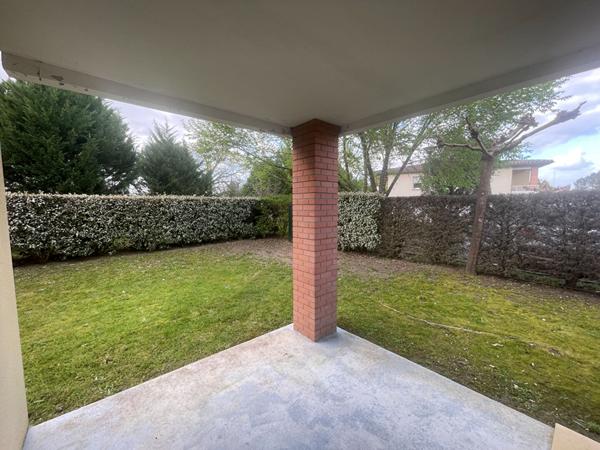 A vendre Appartement T3 rez-de-jardin Saint Perdon 2 chambres 2 places de parking climatisation piscine