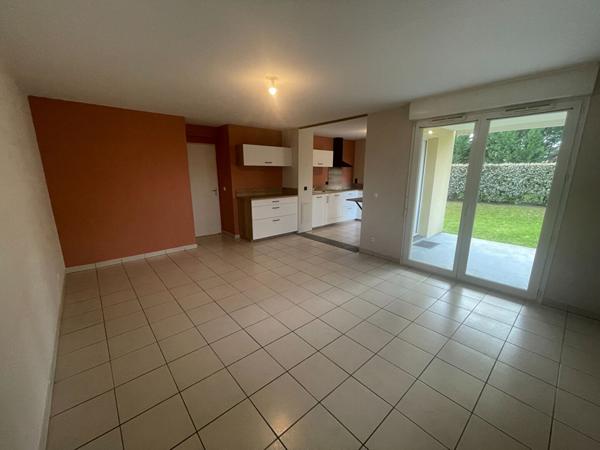 A vendre Appartement T3 rez-de-jardin Saint Perdon 2 chambres 2 places de parking climatisation piscine