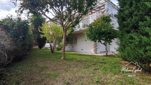 Maison de ville de 143 m² avec piscine, jardin arboré et grand garage — Angoulême