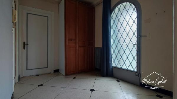 Maison de ville de 143 m² avec piscine, jardin arboré et grand garage — Angoulême