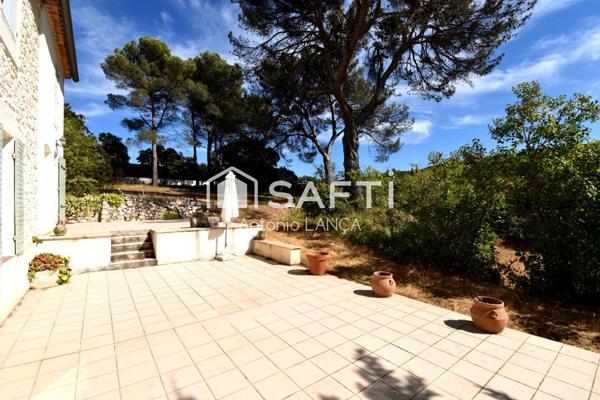 MAS PROVENÇALE AUTHENTIQUE D'ENVIRON 200m2 - 4 CHAMBRES SUR 7600m2 DE TERRAIN