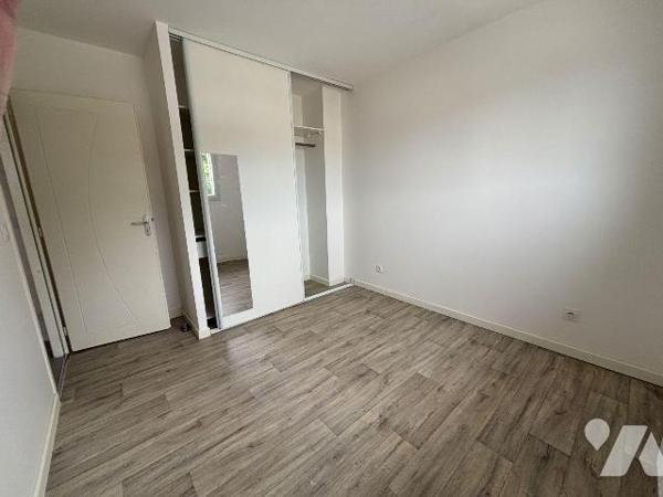 A VENDRE, Gironde, proche Bordeaux, PAREMPUYRE, secteur calme proche du centre, sur un terrain ...