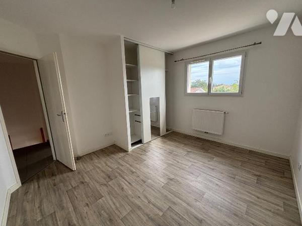 A VENDRE, Gironde, proche Bordeaux, PAREMPUYRE, secteur calme proche du centre, sur un terrain ...