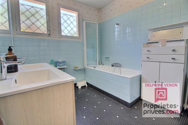 Exclusivité - Maison sur un terrain constructible de 2 300 m² à 2 pas du centre ville et des écoles à Châteauneuf Sur Loire