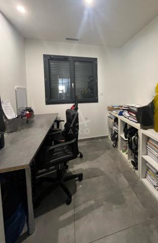 Maison de PLAIN-PIED - GARAGE - PISCINE