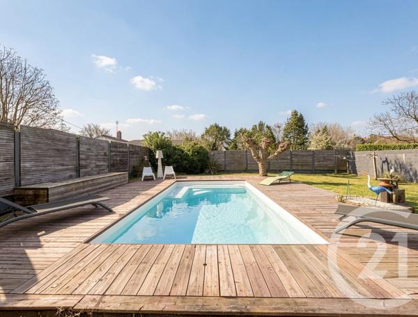 Maison à vendre  7 pièces - 145,80 m 2   GRADIGNAN  - 33