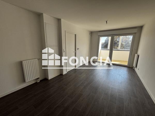 Location Appartement 2 pièces 37.73 m² - 15 AVENUE DE BORDEAUX Joue Les Tours 37300
