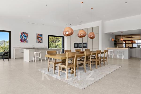 Propriété contemporaine domaine privé MOUGINS vue mer