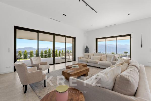 Propriété contemporaine domaine privé MOUGINS vue mer