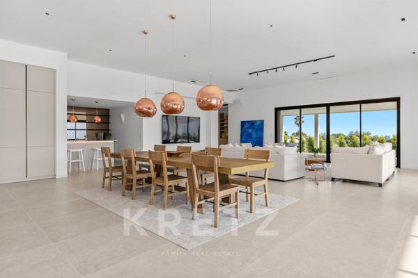 Propriété contemporaine domaine privé MOUGINS vue mer