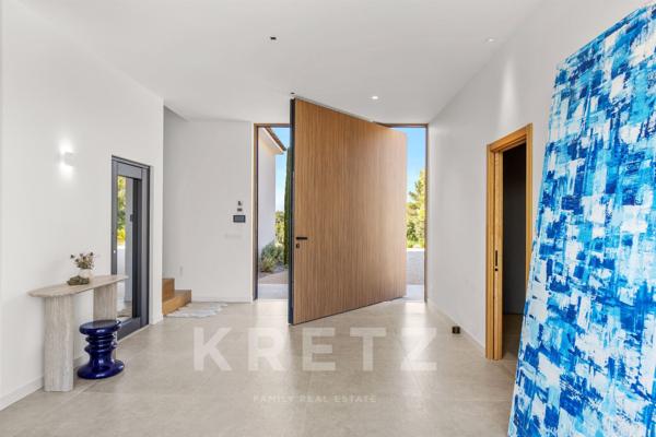 Propriété contemporaine domaine privé MOUGINS vue mer