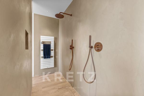 Propriété contemporaine domaine privé MOUGINS vue mer