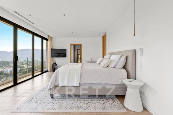 Propriété contemporaine domaine privé MOUGINS vue mer