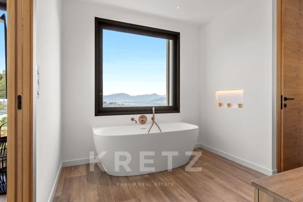 Propriété contemporaine domaine privé MOUGINS vue mer