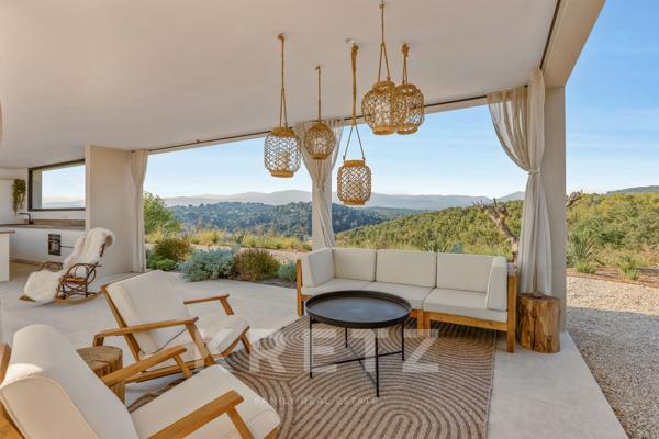 Propriété contemporaine domaine privé MOUGINS vue mer