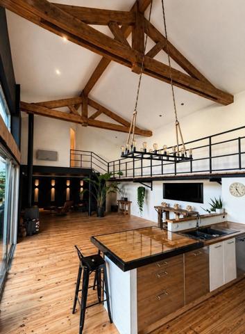 LOFT D’ARCHITECTE : L’ÉMOTION DU VOLUME – BÈGLES