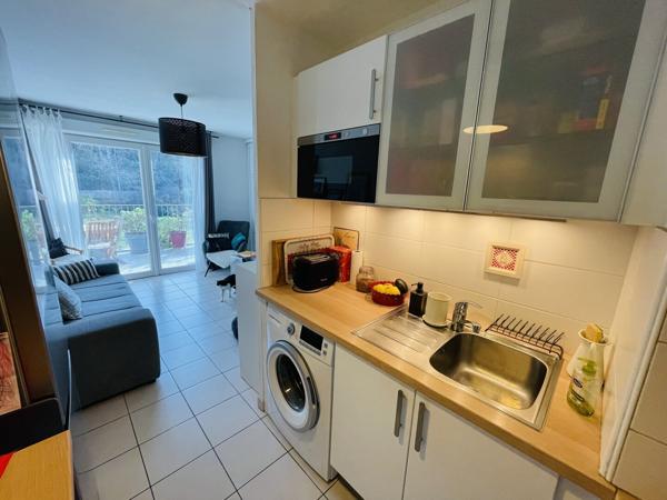 Appartement T2 en dernier étage avec grande terrasse – Marseille 13014