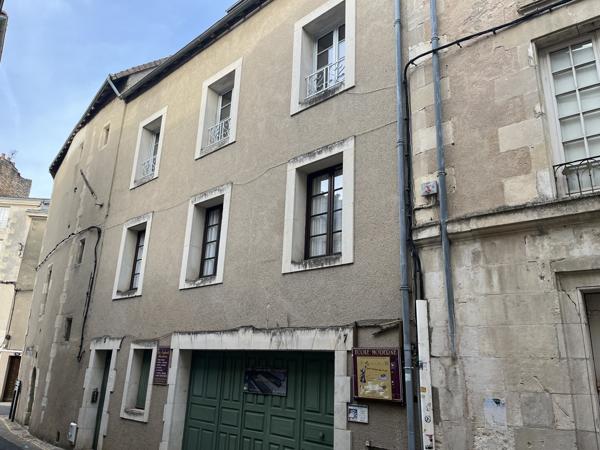 POITIERS CENTRE BEAU TYPE 3 DE 57 M2 RENOVE A NEUF