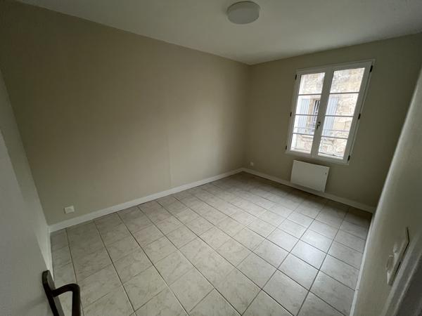 POITIERS CENTRE BEAU TYPE 3 DE 57 M2 RENOVE A NEUF