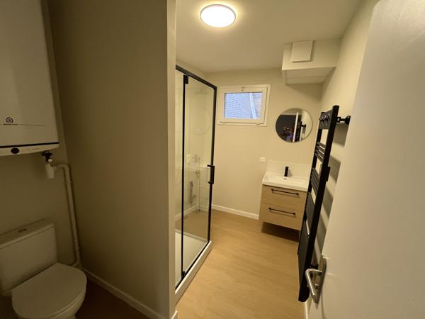 POITIERS CENTRE BEAU TYPE 3 DE 57 M2 RENOVE A NEUF
