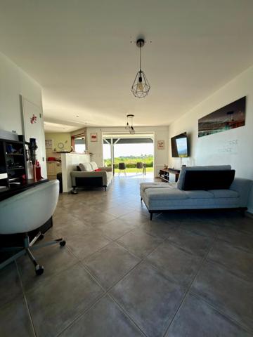 Maison, piscine, 3 chambres, vue mer, excellent état