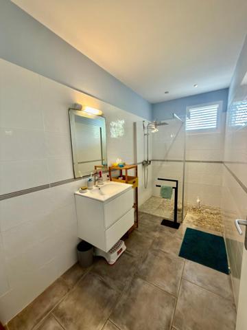 Maison, piscine, 3 chambres, vue mer, excellent état