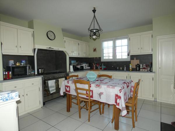 Villa R+1 d'environ 145 m² sur terrain 1190 m²