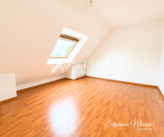 Maison
                                                                                                                                                                                                                                                                                                                        5 pièce(s)                                                                                                                                                                                                          4 chambre(s)                                                                                                                                                                                                          107  m²