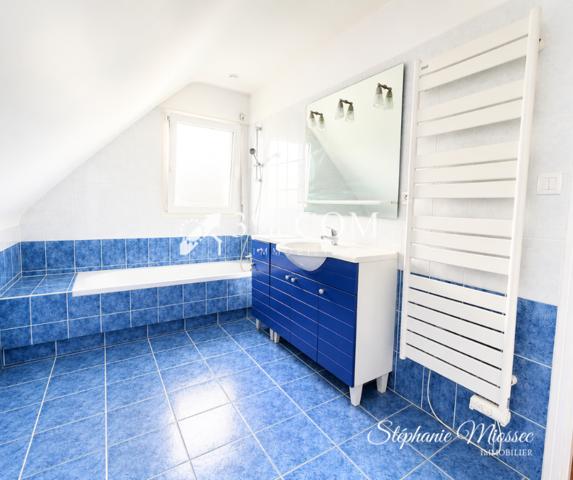 Maison
                                                                                                                                                                                                                                                                                                                        5 pièce(s)                                                                                                                                                                                                          4 chambre(s)                                                                                                                                                                                                          107  m²