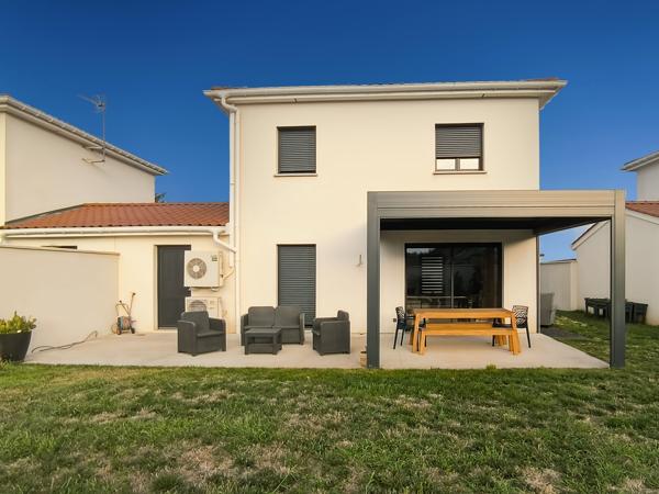 Très belle villa de type T4 climatisée avec terrain et garage