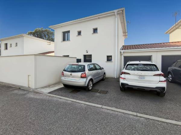 Très belle villa de type T4 climatisée avec terrain et garage