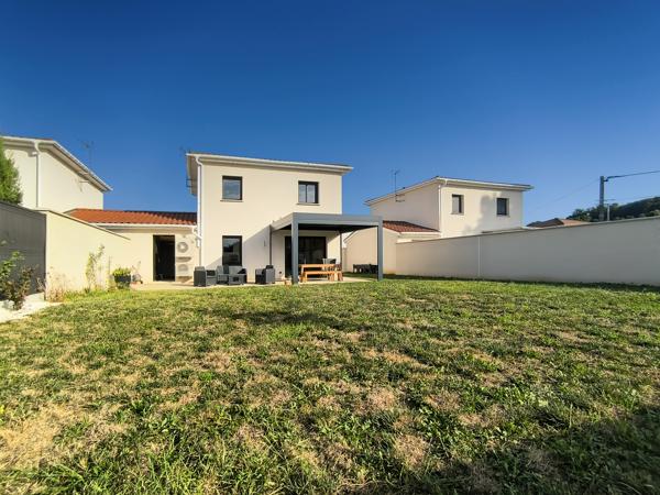 Très belle villa de type T4 climatisée avec terrain et garage