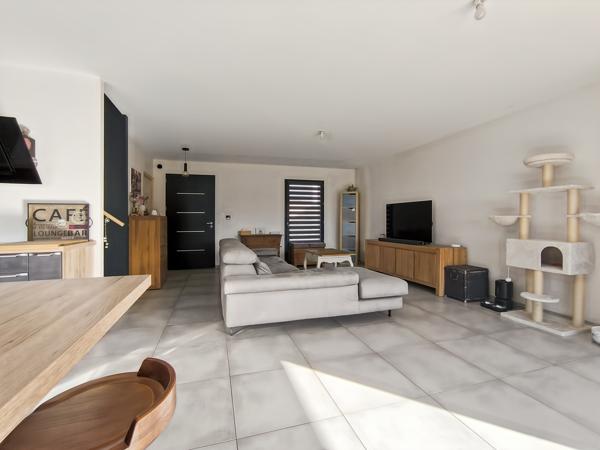 Très belle villa de type T4 climatisée avec terrain et garage