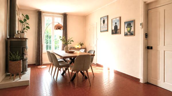 TRES BELLE MAISON T7 DE 192M² ENTIEREMENT RENOVEE DONT T2 INDEPENDANT DE 33 M² AU CALME SUR 900 M² DE TERRAIN