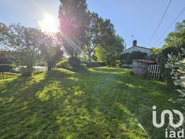 Maison 4 pièces de 92 m² à Montréverd (85260)