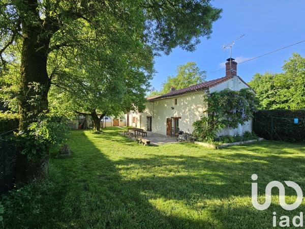 Maison 4 pièces de 92 m² à Montréverd (85260)