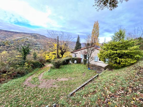 Charmante villa dans un village prisé d'ardèche