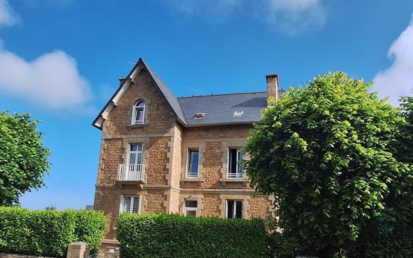 Maison à vendre    8 pièces • 209 m2 Trébeurden