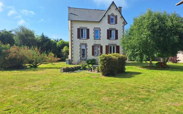 Maison à vendre    8 pièces • 209 m2 Trébeurden