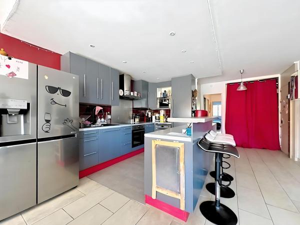 À VENDRE – T3 AVEC TERRASSE, PARKING ET TENNIS – MARSEILLE 12e