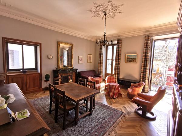 Charme, volume et élégance au coeur de la ville GAP !