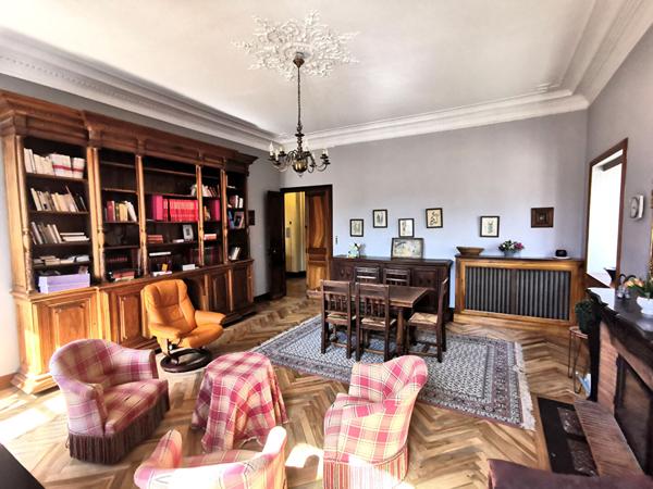 Charme, volume et élégance au coeur de la ville GAP !