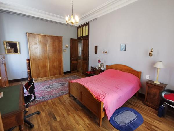 Charme, volume et élégance au coeur de la ville GAP !