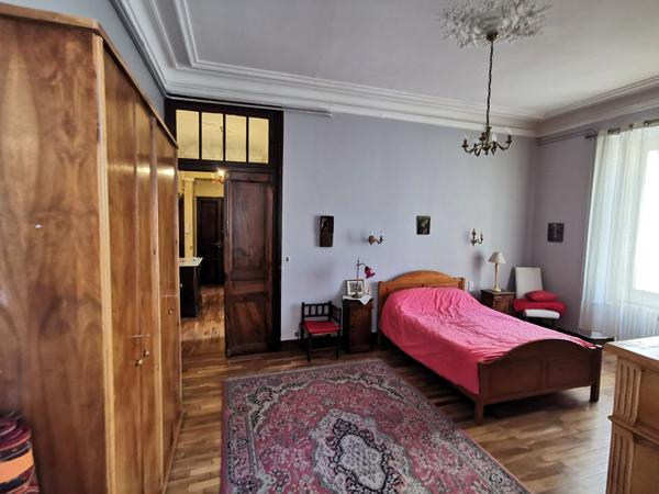 Charme, volume et élégance au coeur de la ville GAP !