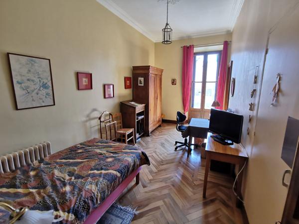 Charme, volume et élégance au coeur de la ville GAP !