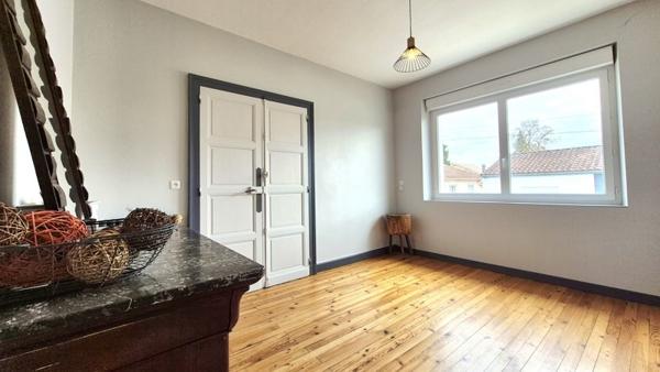 Maison à vendre |                                       Mont-de-Marsan |                                        10 pièces  |  180 m²