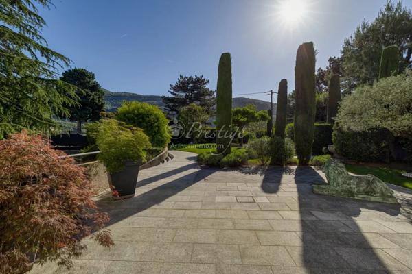 Vente Propriété 12 pièces 452 m2 à Brison-Saint-Innocent