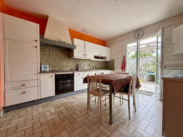 Maison Surgeres 4 pièce(s) 112 m2