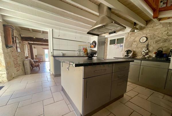 Maison 8 pièce(s) 4 chambre(s) 220 m²